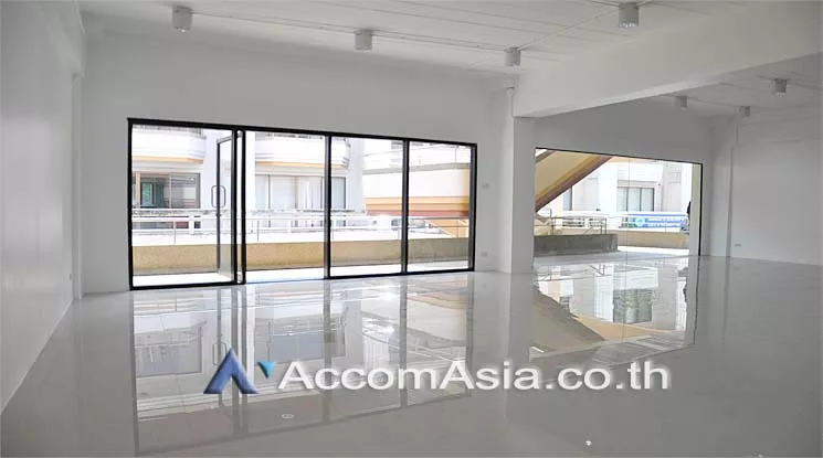 unit Office space For Rent in Sukhumvit, Bangkok  near BTS Phra khanong (AA14000)